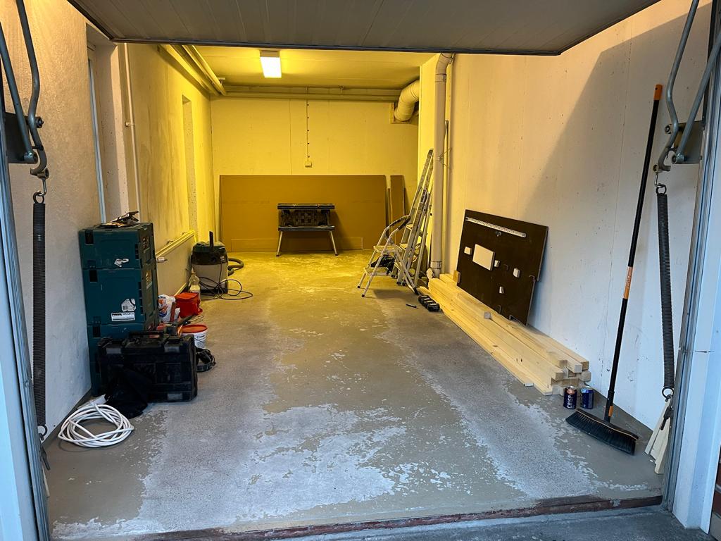 Autotallin remppa käynnistyy - LedStore Garagenbeleuchtung noch an - die Renovierung beginnt