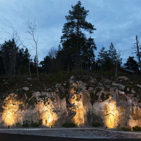 Die LED-Strahler von LedStore.fi:n LED-Spotlight-Valoissa sind nicht nur für die Beleuchtung geeignet, sondern auch für die Beleuchtung. Etualalla kulkee päällystetty Krawatte.