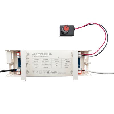 Weißer rechteckiger LED-Triac-Dimmer mit Anschlussdrähten und Unterbrecher.