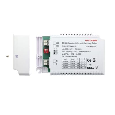 Alternativer Text: 'Weißer TRIAC Standard-Dimmercontroller mit technischen Daten und halbtransparentem Panel für LED-Beleuchtung