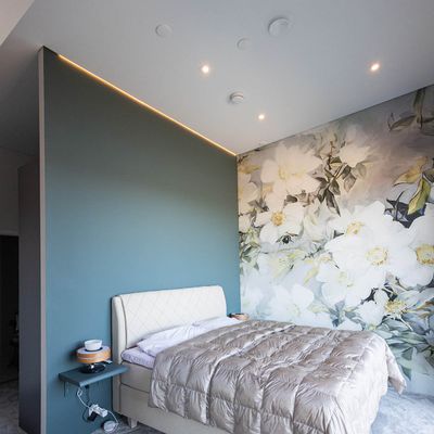 LED-Leisten und -Spots für das Schlafzimmer.