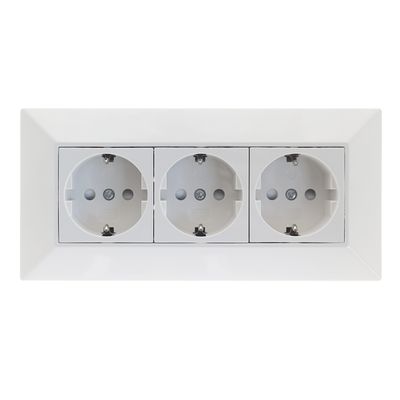 Polygon- und Rechteckdiagramm für LED-Beleuchtungsdesign; Polygonseiten: 74mm, 80mm, 84mm; Rechteck: 176mm x 84mm.