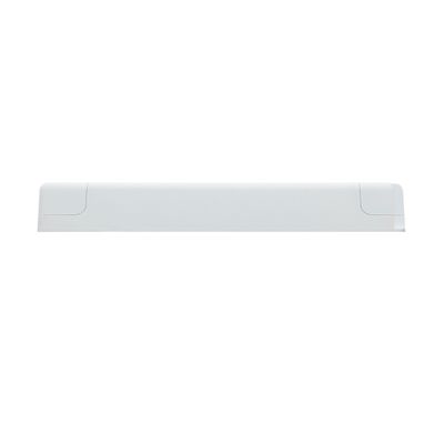 LED-Panel-Leuchte mit schlankem, rechteckigem Design und abgerundeten Ecken, ideal für moderne Innenräume mit weißem Hintergrund.