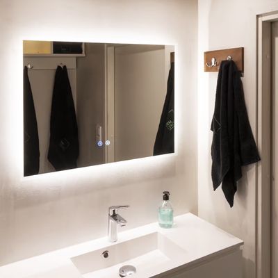 LED-Badezimmerspiegelleuchte – HALO 800 CCT 2.0, wasserfest IP55, 15 W, 3700–4300–6900 K, hoher CRI97, horizontal