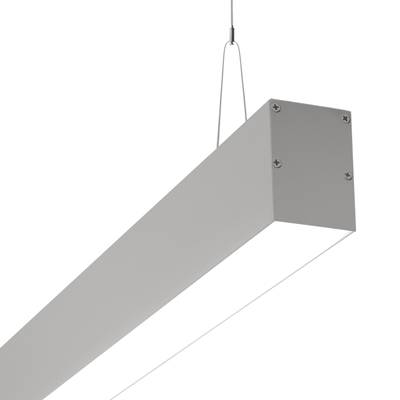 Rechteckige LED-Panel-Leuchte mit Metallgehäuse und mattiertem Lichtverteiler für eine gleichmäßige Ausleuchtung