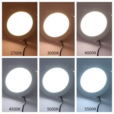 Eine Gegenüberstellung von Led-Leuchten mit den Farbtemperaturen 2700K, 3000K, 4000K, 4500K, 5000K und 5500K zur Veranschaulichung der Beleuchtungsmöglichkeiten.