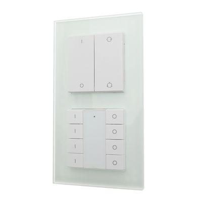 "Modernes weißes Lichtschaltpaneel mit mehreren Tasten, elegantes Design vor hellem Hintergrund - LED-Beleuchtungsshop