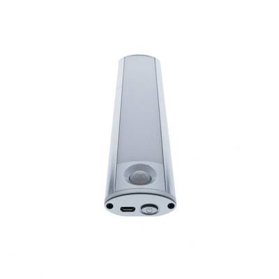 Silberfarbene rechteckige LED-Lichtleiste mit Bewegungssensor und Einschaltknopf auf weißem Hintergrund, ideal für energieeffiziente Beleuchtungslösungen.