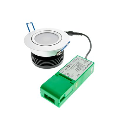 Kreisförmiges LED-Downlight mit Verkabelung und grünem LED-Treiber auf weißem Hintergrund für energieeffiziente Beleuchtungslösungen.
