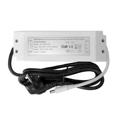 Rechteckiges LED-Steuergerät mit Aufklebern und angeschlossenem Netzkabel zum Dimmen von Leuchten, mit weißem Hintergrund. Geeignet für energieeffiziente Beleuchtungssysteme.