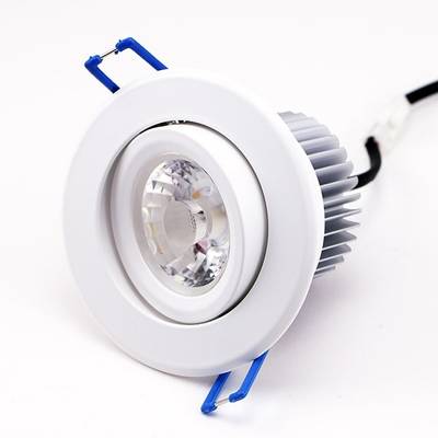 LED-Einbaudownlight mit weißem Rahmen, sichtbarer Linse, blauer Halterung und schwarzem Anschlussstück; energieeffiziente Beleuchtung für moderne Räume.