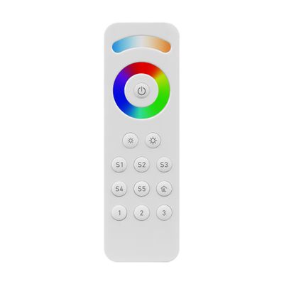 "Weiße Fernbedienung mit Regenbogen-Farbrad, Power- und Helligkeitstasten, sechs voreingestellten S1-S6-Tasten und drei nummerierten Tasten.
