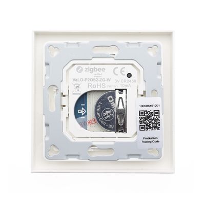 Zigbee-zertifizierter intelligenter Wandschalter, der zerlegt ist und die internen Komponenten wie Batterie und Platine auf weißem Hintergrund zeigt. LED-Beleuchtungsshop SEO.