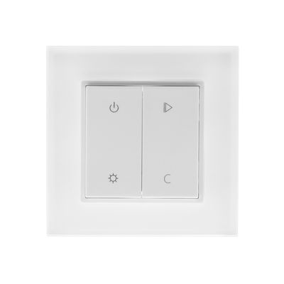 "Minimalistisches, an der Wand montiertes Schalterfeld mit vier Tasten für Power, Play, Helligkeit und Reset auf weißem Hintergrund.