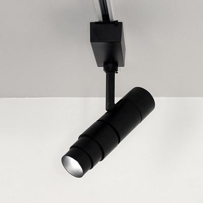 Schwarzes Lichtband, Deckenmontage, nach unten gerichtet. Ideal für die Akzentbeleuchtung in modernen Räumen. Ideal zur Verbesserung von Stimmung und Konzentration.