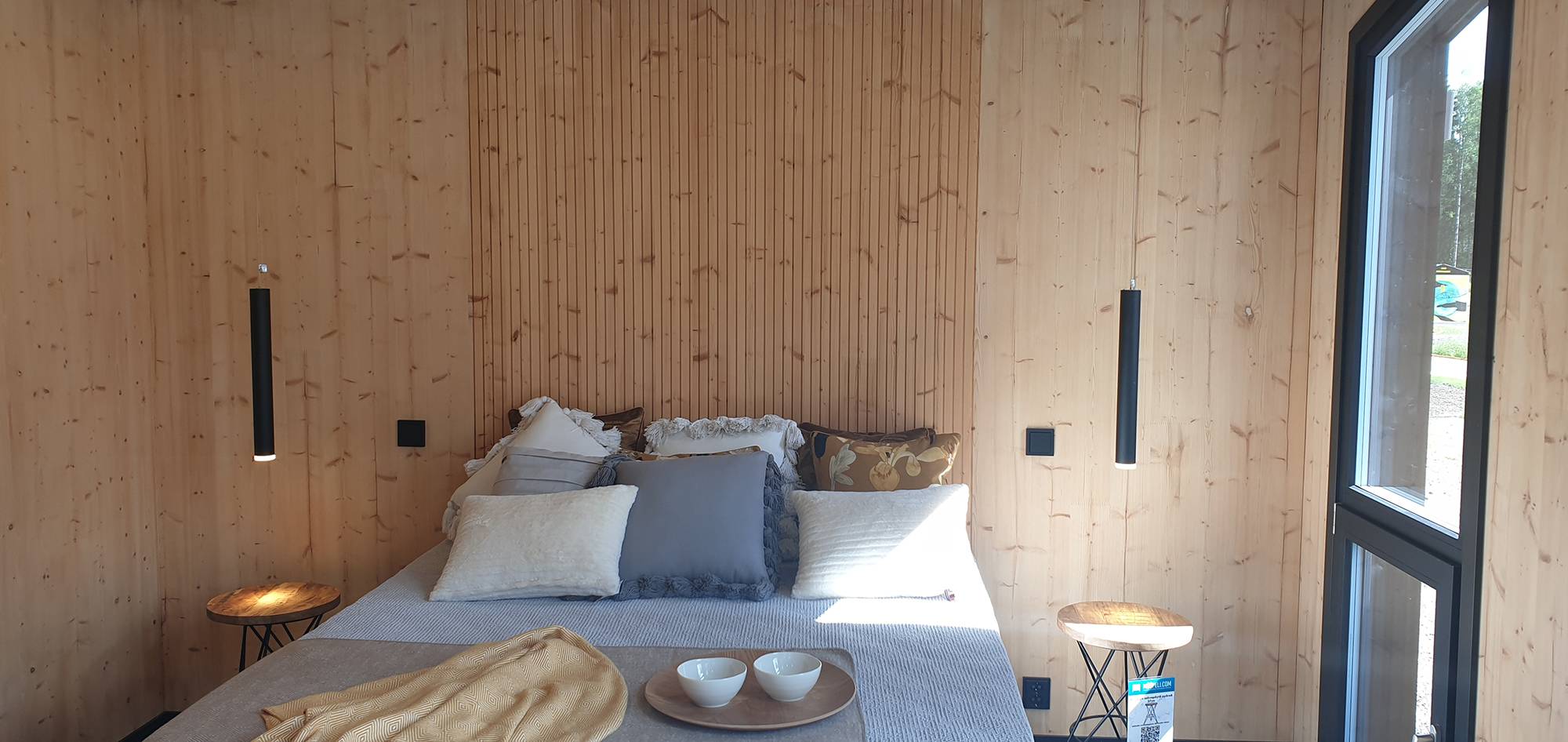 Schornsteinlampen als Leselampen neben dem Bett. Ledstore.fi