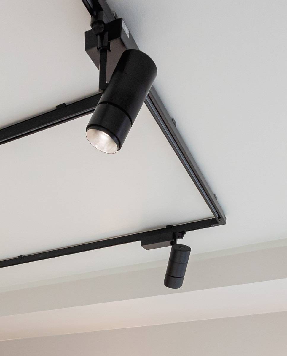 Dank der eingebauten Lichtquelle blenden die Spots überhaupt nicht LedStore.fi