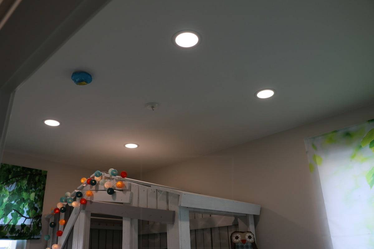 Wohnungsmesse 2015: Plafond an der Decke von 160 Kinderzimmern. Ledstore.fi