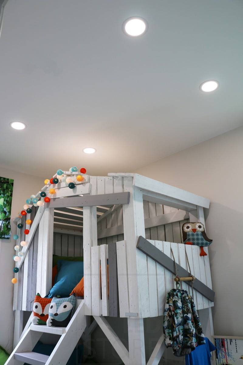 Wohnungsmesse 2015: 4 Stück Plafond 160 an der Decke des Kinderzimmers. Ledstore.fi