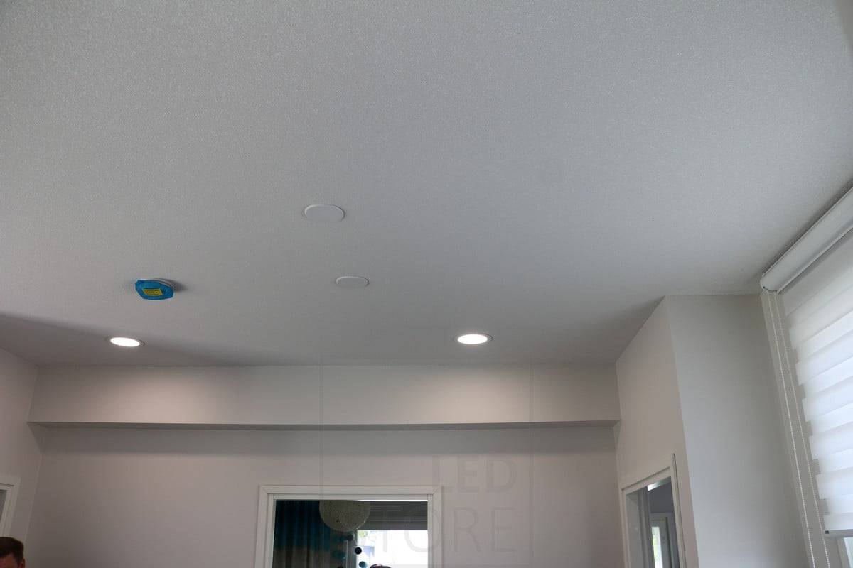 Wohnungsmesse 2015: abgerundete Decken an der Decke. Ledstore.fi