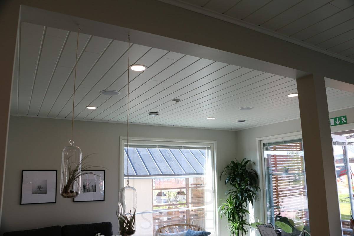 Wohnungsmesse 2018: 160mm led plafond in einer Paneeldecke. Ledstore.fi
