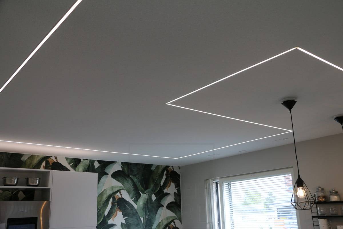 Wohnungsmesse 2018: der Led-Streifen frei in die Decke eingelassen. Ledstore.fi