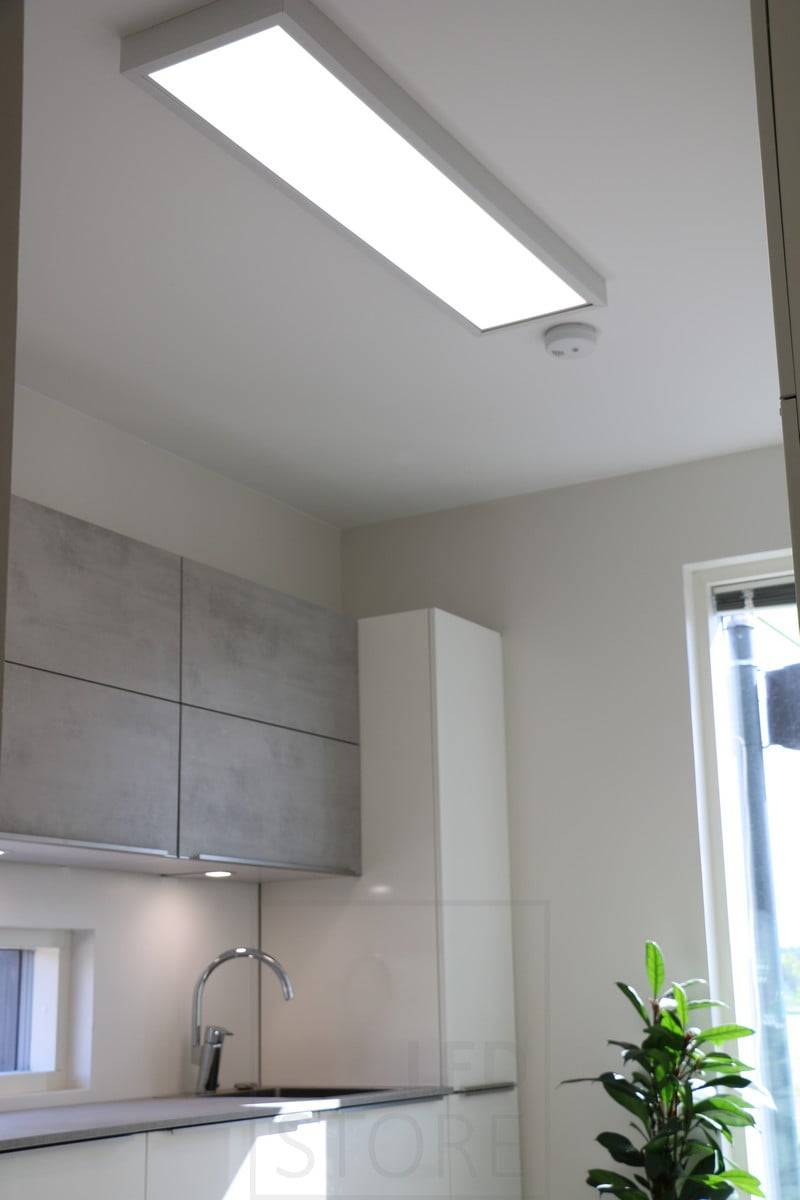 Wohnungsmesse 2018: 300x1200 LED-Panel in Aufputzdose. Ledstore.fi