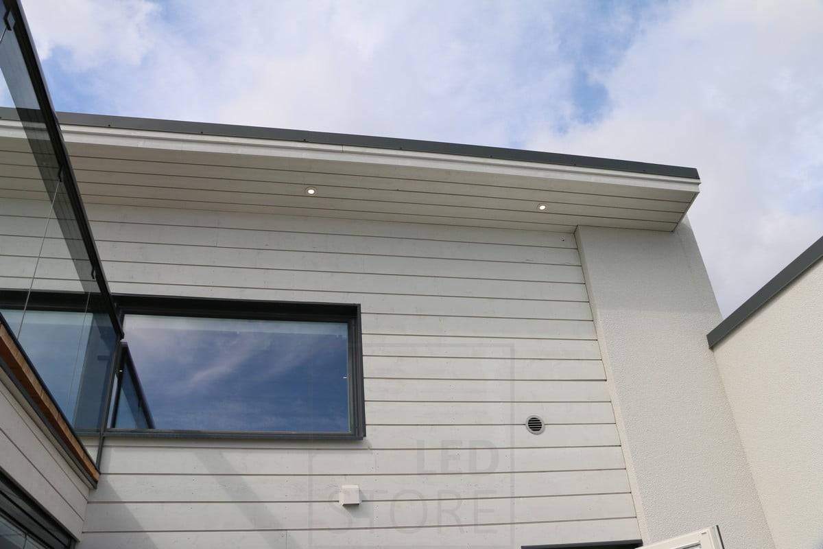 Wohnungsmesse 2018: Led-Spots an der Traufe. Ledstore.fi