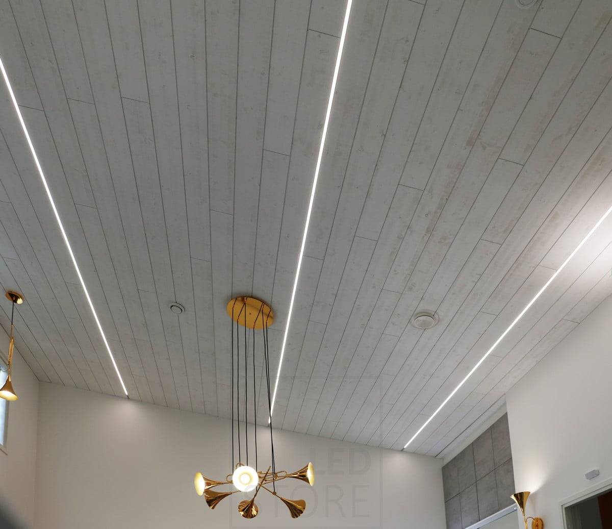 Wohnungsbau-Messe 2018: Led-Band im schmalen Profil zwischen den Platten. Ledstore.fi