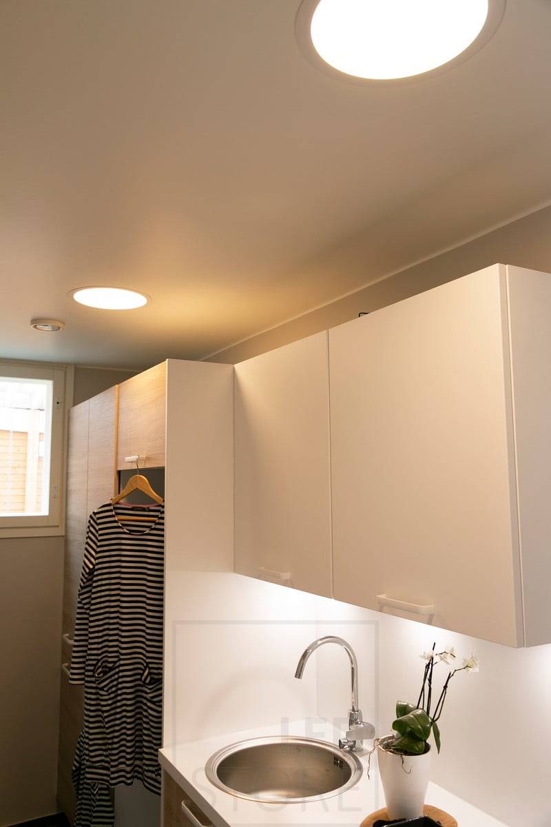 Wohnungsmesse 2018: 240 mm runde Decken- und Arbeitsplattenleuchte im Hauswirtschaftsraum. Ledstore.fi