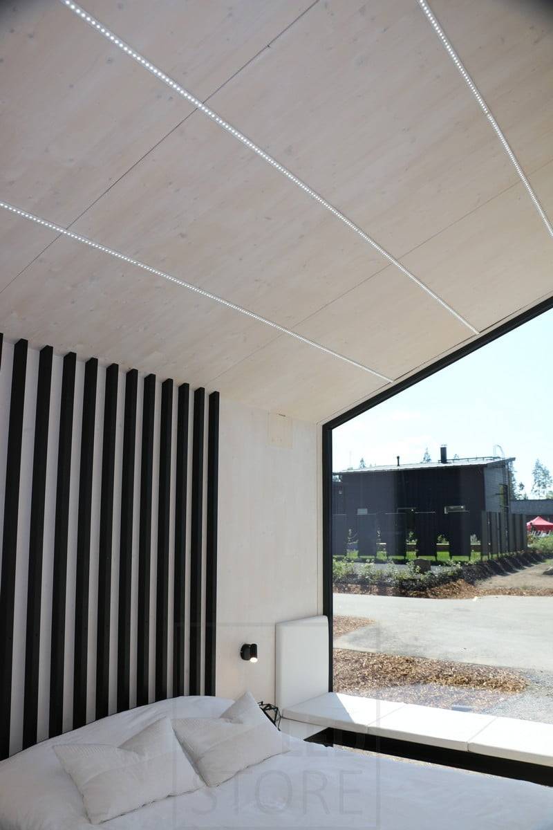 Wohnungsmesse 2019: In die Decke eingelassene Led-Leisten. Ledstore.fi