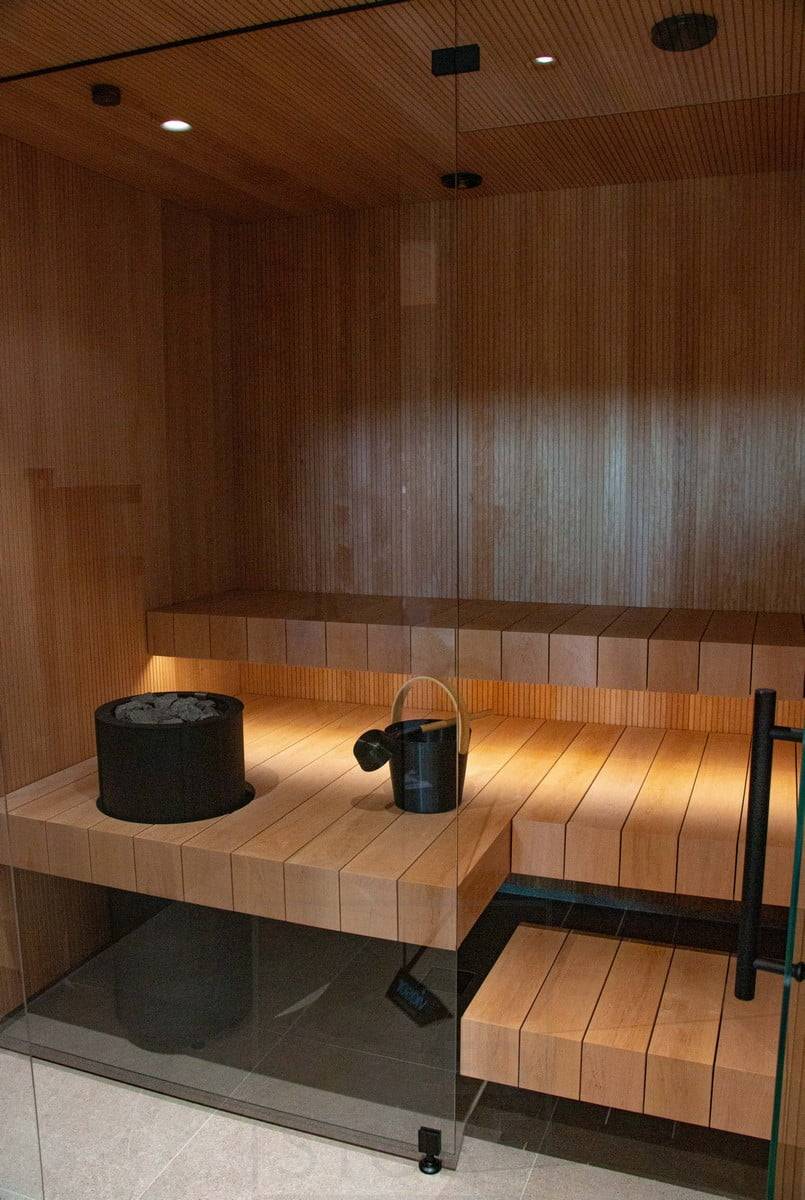 Wohnungsbau-Messe 2022: Led-Band unter der schwebenden Laute. Ledstore.fi