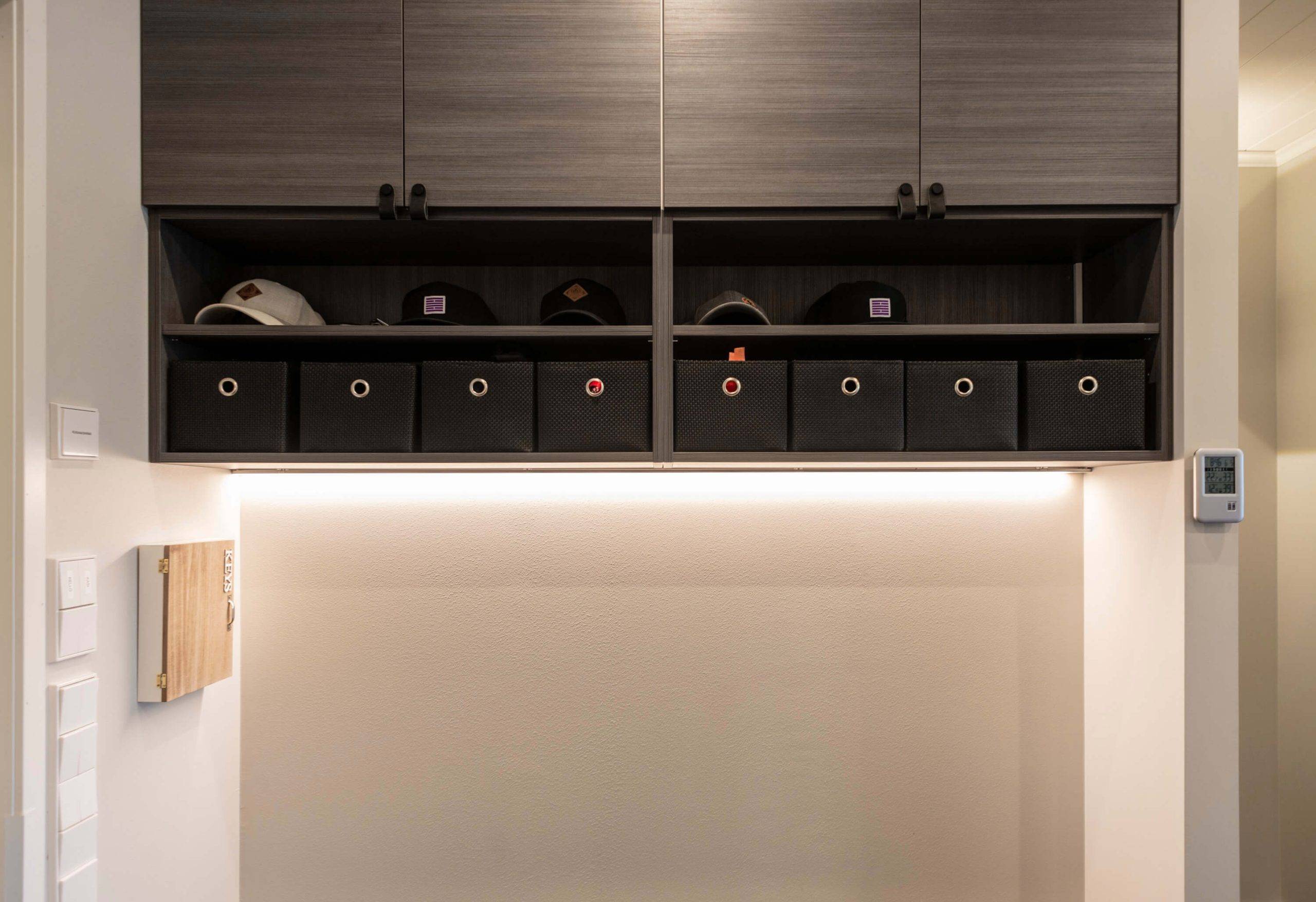 LED-Beleuchtungsgeschäft Logo mit "LED STORE" in weißer Schrift auf grünem Hintergrund, ein mutiges Design für energieeffiziente Beleuchtungslösungen.