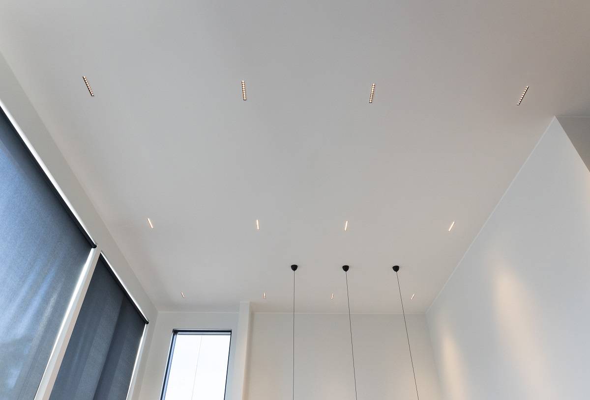 LINJA10 LED-Strahler zum Einbau in die Decke.