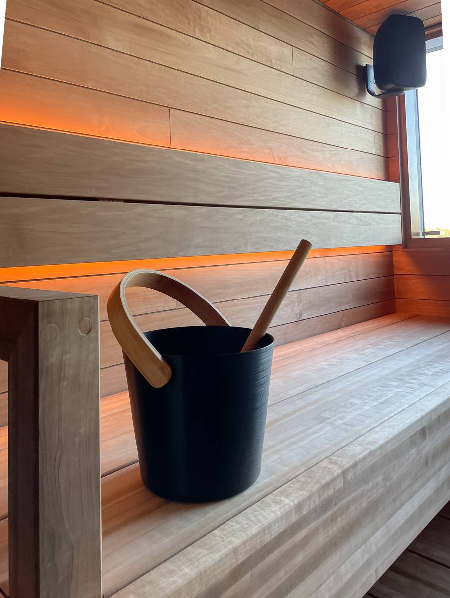 Das weiße LED-Band ist temperaturgesteuert und hat an seinem wärmsten Punkt einen fast orangen Farbton.