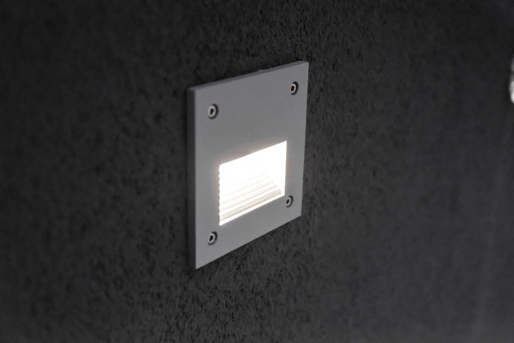 Wandleuchte in einem Sockel. LedStore.fi