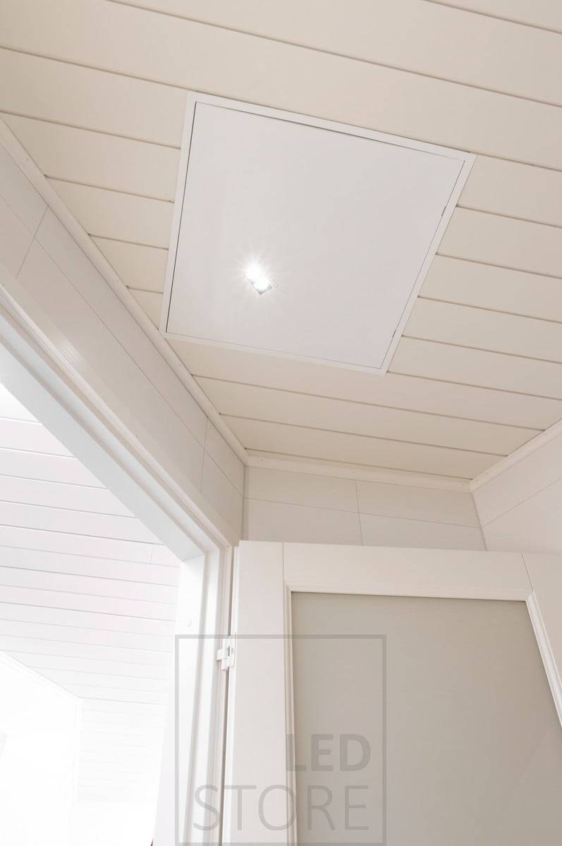 Led LINJA 2 eingebettet in die Serviceklappe. Ledstore.fi