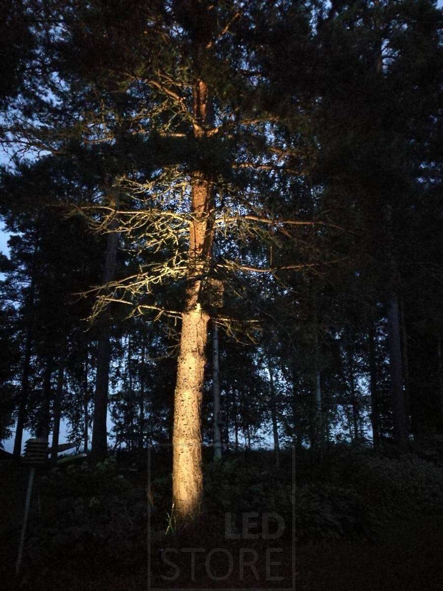 SPIKE ist eine 7W, 550 Lumen Lichtquelle. Die Lichtmenge entspricht einer 50W Halogenlampe. Ledstore.fi