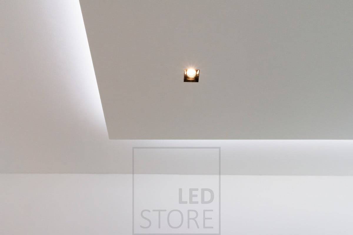 Wie können Hotels verstecktes Spotlighting betreiben? Hier ist es: Led PIILO spot mit Farbtemperaturregelung ist eine Einbauleuchte, die einen architektonischen und hotelähnlichen Look erzeugt. Ein wenig zusätzliche Arbeit bei der Installation, aber ein tolles Ergebnis! Ledstore.fi