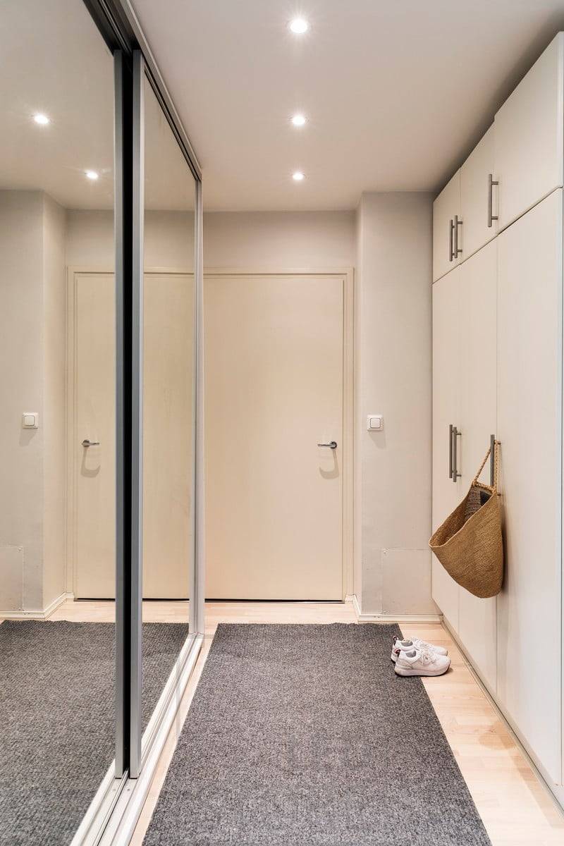 Runde LED-Downlights zur Beleuchtung der Flure. Ledstore.fi