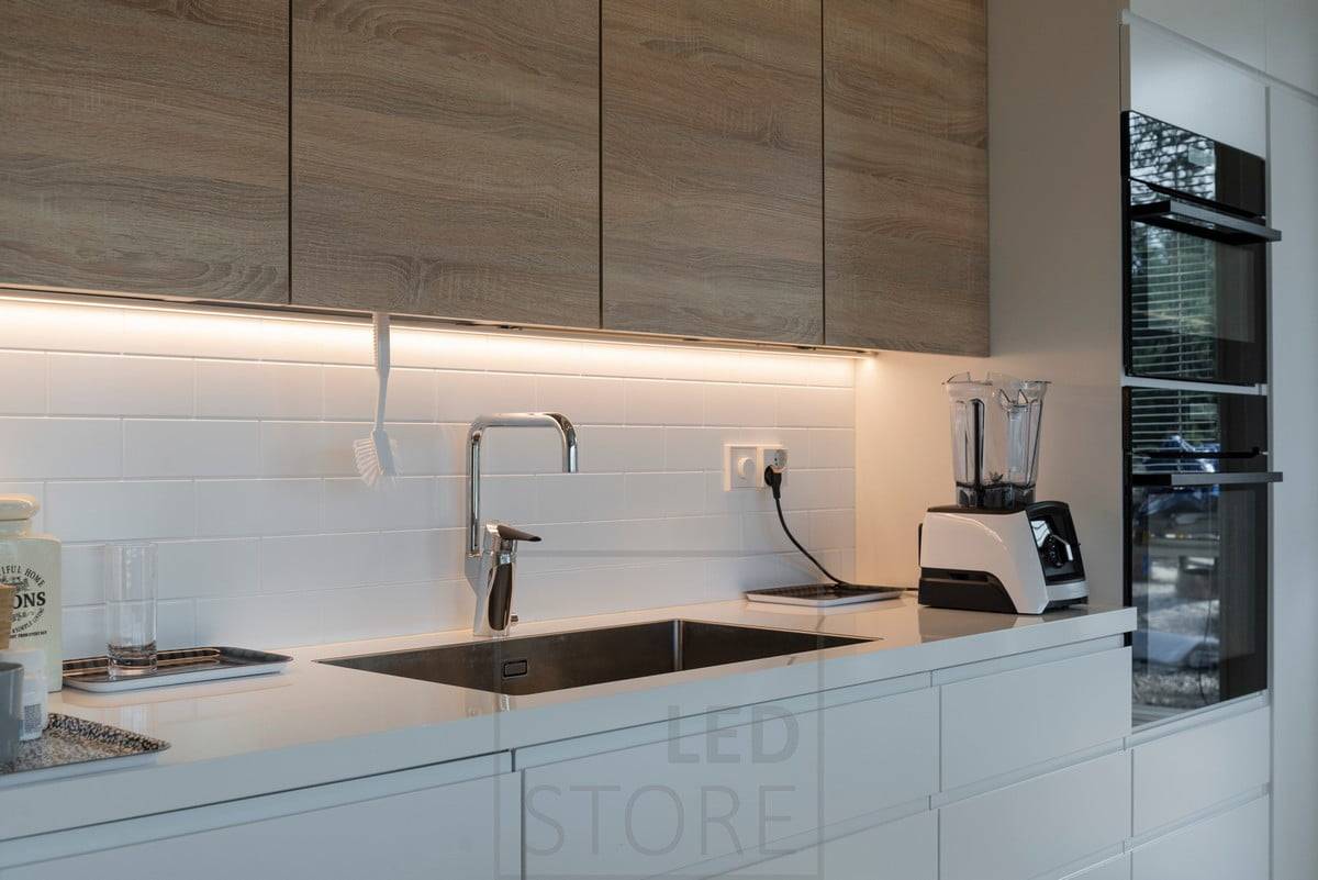 LED-Leiste für Arbeitsplattenbeleuchtung. Ledstore.fi