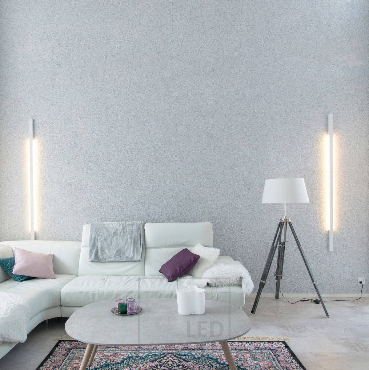 Im Wohnzimmer sorgen die LINE-Wandlampen für ein sanftes Stimmungslicht. Bei Ledstore finden Sie Wandleuchten in verschiedenen Größen und Farben. Ledstore.fi