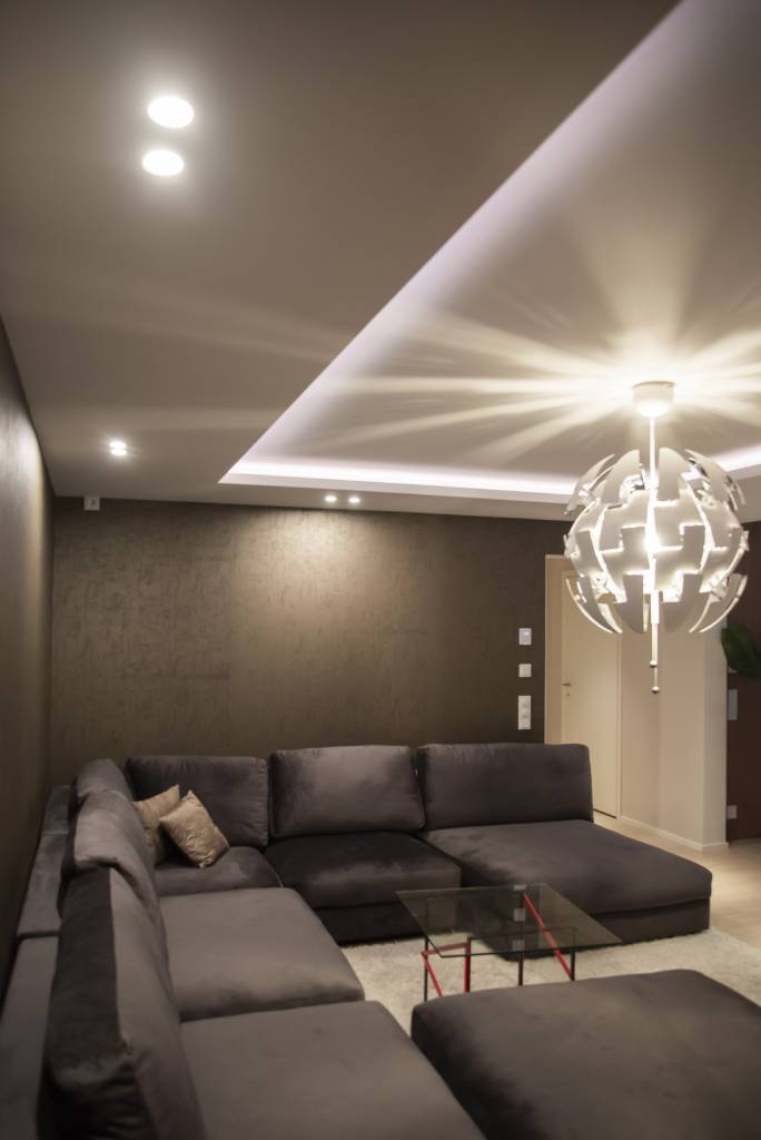 9W-Strahler nebeneinander an der Wand als Zielbeleuchtung für den Kinosaal. © LedStore