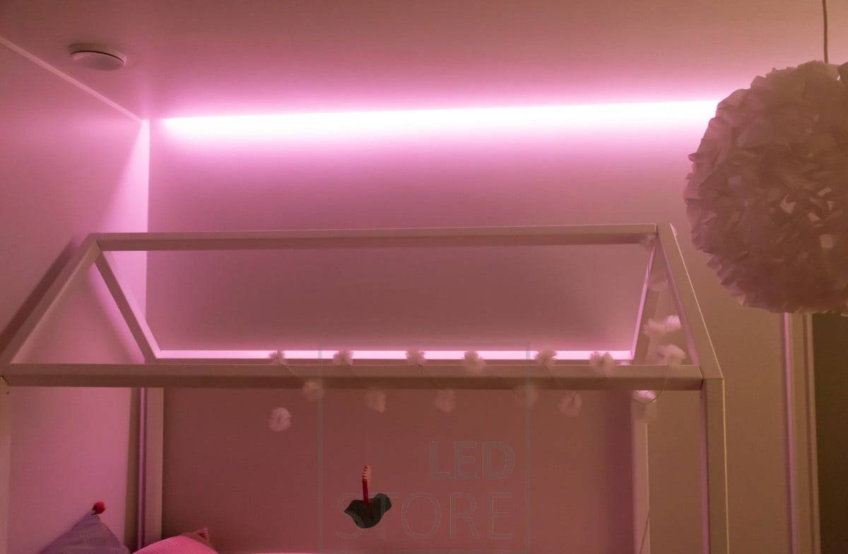 RGB-Band in einem Kinderzimmer für stimmungsvolle Beleuchtung. Ledstore.fi