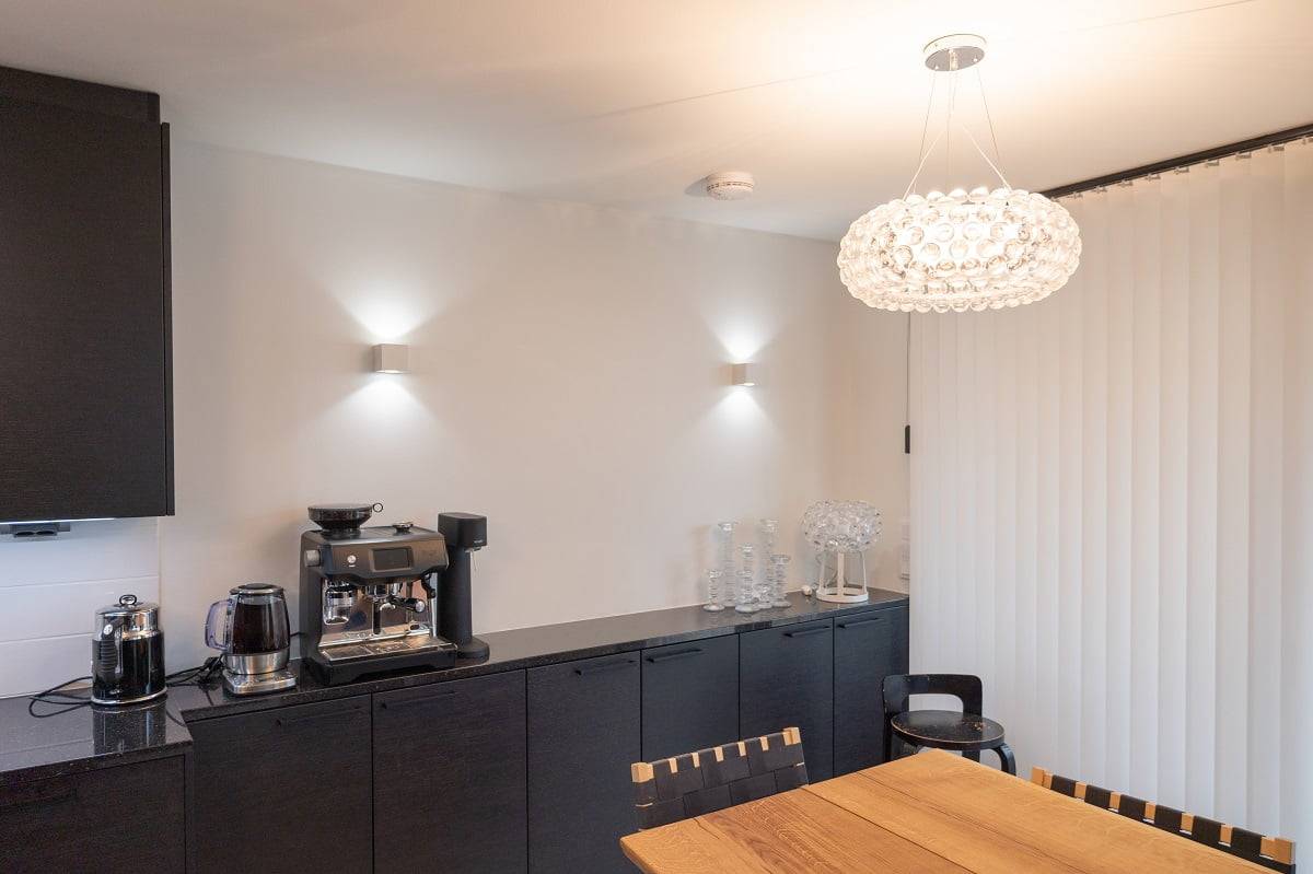 Küchenbeleuchtung mit XL Cubic Wandleuchten in Kombination. ©LedStore