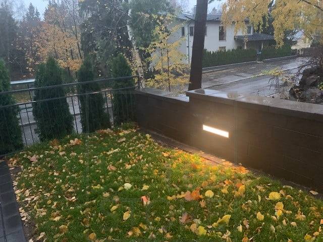 In die Wand eingelassene Led-Leisten für eine schöne, stimmungsvolle Beleuchtung. Ledstore.fi