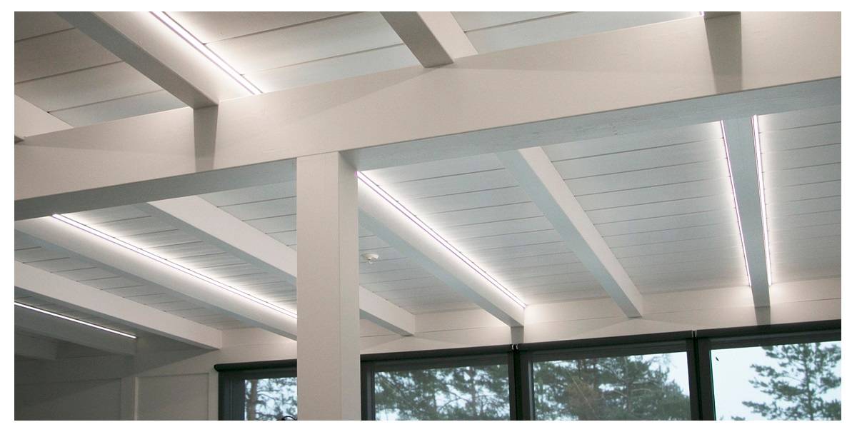 10 Tipps für die Wohnzimmerbeleuchtung Led-Leiste am Deckenbalken Skala LedStore.fi