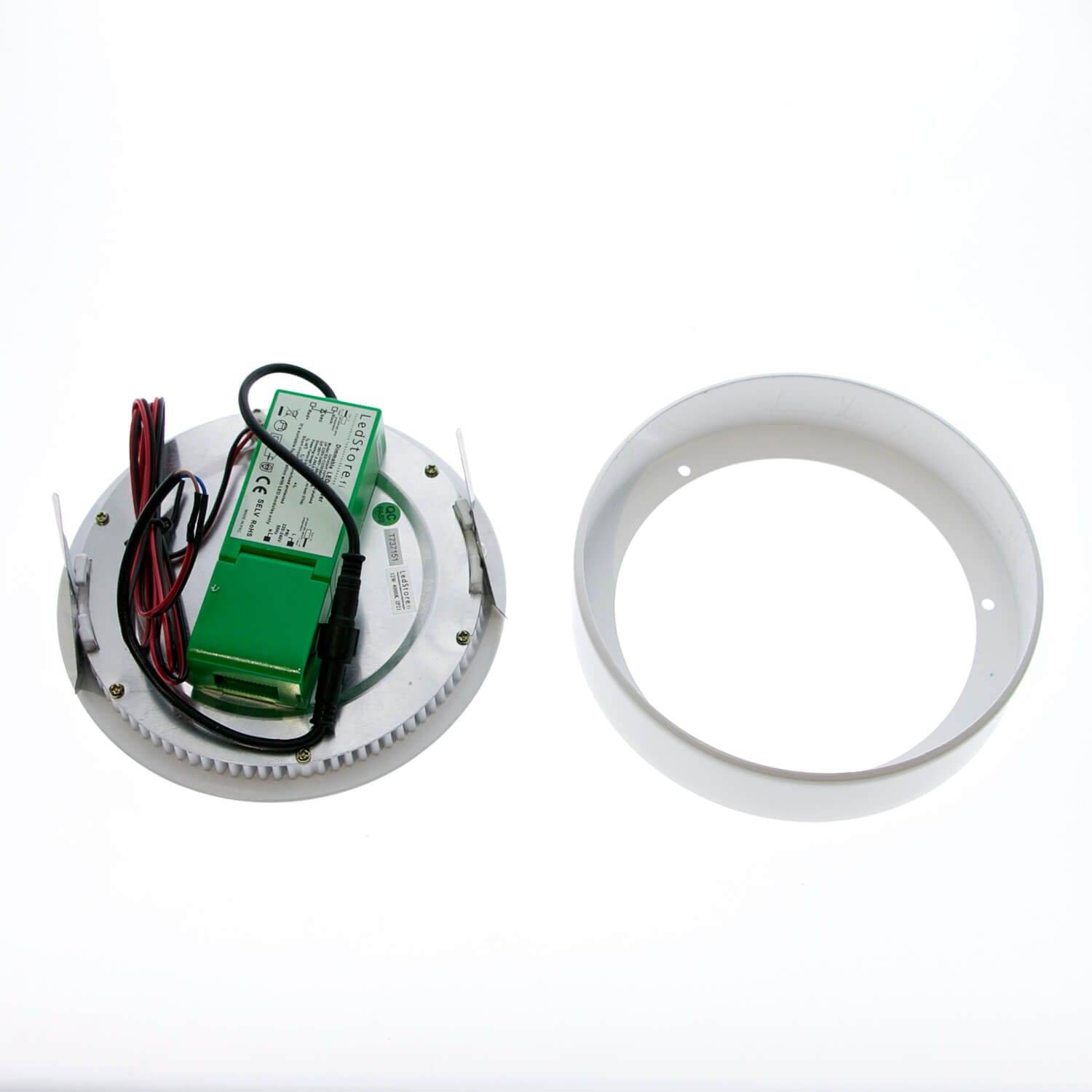 Leuchten, die für Hausautomationssysteme mit einem Triac-Transformator geeignet sind