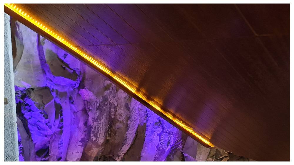 Warum braucht der LED-Streifen ein Aluminiumprofil? Weil das LED-Leuchtband sonst die LED-Schaltkreise ausschalten kann, wenn es sich erwärmt.