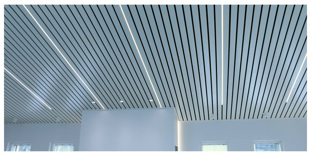 Led-Leuchtstreifen an der Decke